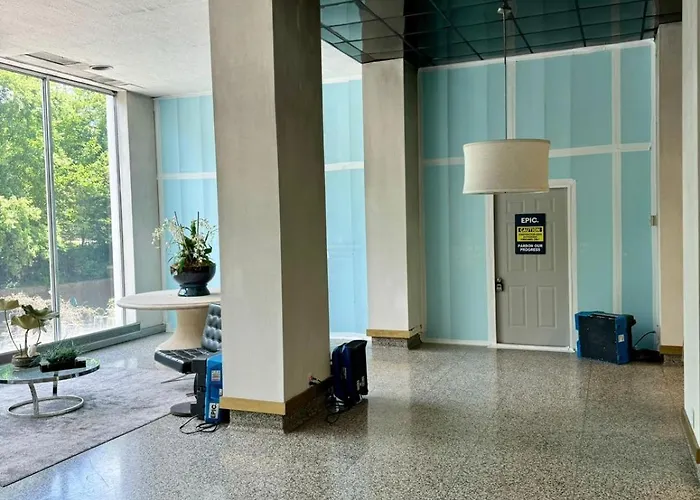 Downtown Atl Condo Walk Score 78 W Free Parking Lm1104