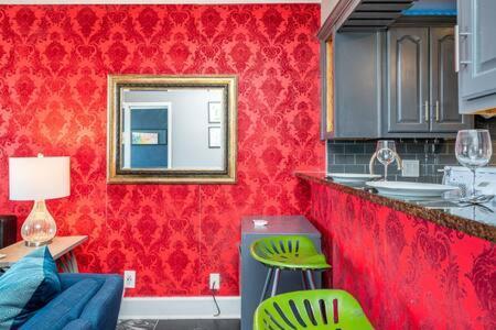 Apartment Downtown Atl Walk Score 78 W Free Parking Lm1104 Atlanta